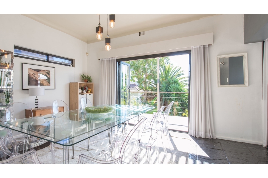 5 Bedroom Property for Sale in Green Point Western Cape